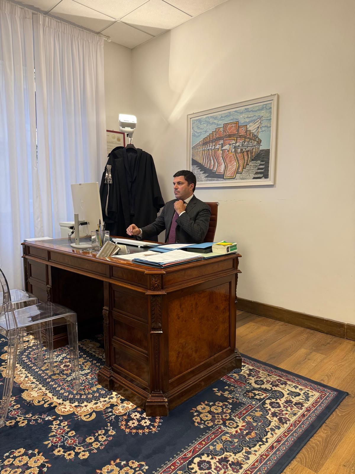 Valerio Lombardi nel proprio studio